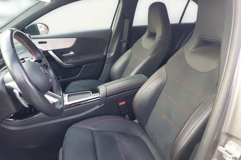 Mercedes-Benz A 180 (Clasa A) din 2023 cu 36.889 km - oferta MER184163 - foto 13