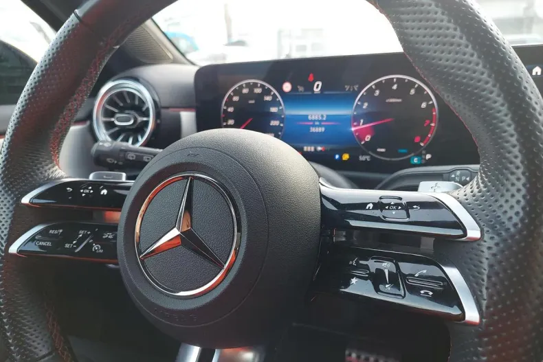 Mercedes-Benz A 180 (Clasa A) din 2023 cu 36.889 km - oferta MER184163 - foto 16