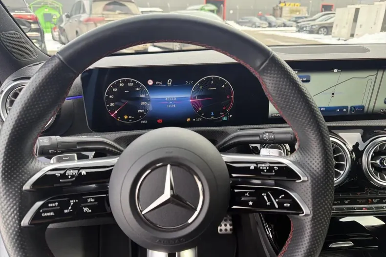 Mercedes-Benz A 200 (Clasa A) din 2024 cu 31.196 km - oferta MER184164 - foto 12