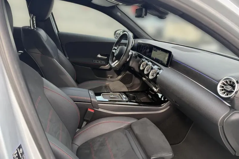 Mercedes-Benz A 200 (Clasa A) din 2024 cu 31.196 km - oferta MER184164 - foto 14