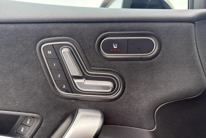 Mercedes-Benz A 200 (Clasa A) din 2024 cu 31.196 km - oferta MER184164 - foto 17