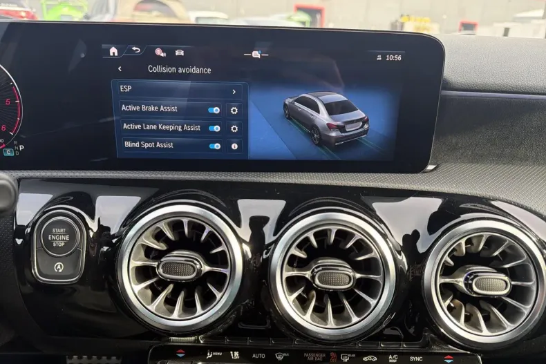 Mercedes-Benz A 200 (Clasa A) din 2024 cu 31.196 km - oferta MER184164 - foto 19