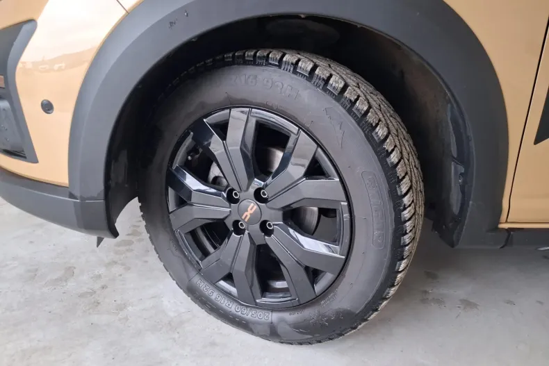 Dacia Sandero Stepway din 2024 cu 17.387 km - oferta DAC184165 - foto 4