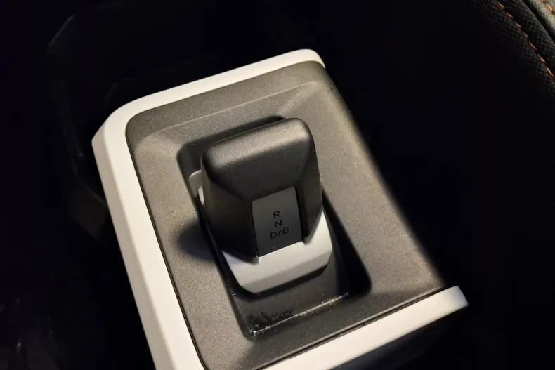 Dacia Spring din 2024 cu 4.555 km - oferta DAC184167 - foto 8