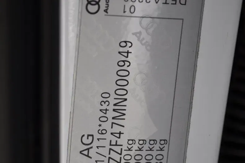 Audi A4 din 2020 cu 100.139 km - oferta AUD184179 - foto 26