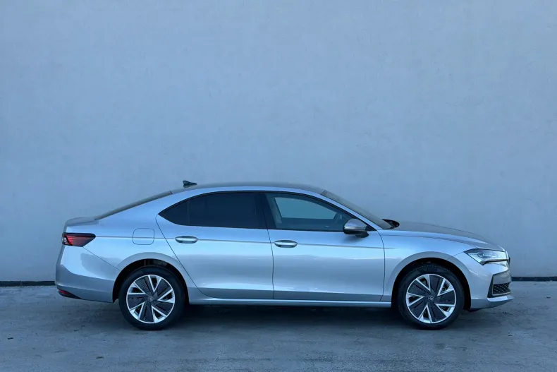 Skoda Superb din 2025 cu 14 km - oferta SKO184185 - foto 6