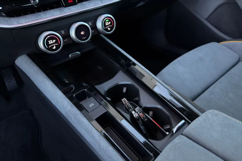 Skoda Superb din 2025 cu 14 km - oferta SKO184185 - foto 32