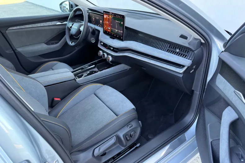 Skoda Superb din 2025 cu 14 km - oferta SKO184185 - foto 34