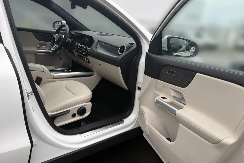 Mercedes-Benz GLA din 2024 cu 19.535 km - oferta MER184188 - foto 17