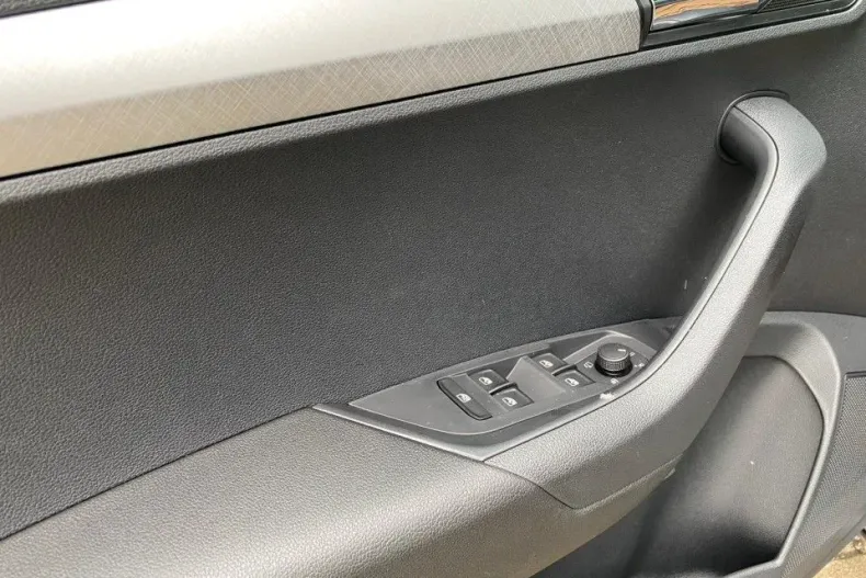 Skoda Karoq din 2025 cu 5 km - oferta SKO184189 - foto 6