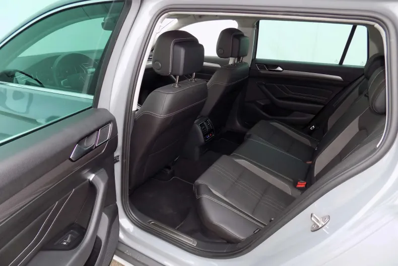 Volkswagen Passat Alltrack din 2022 cu 56.683 km - oferta VOL184203 - foto 24