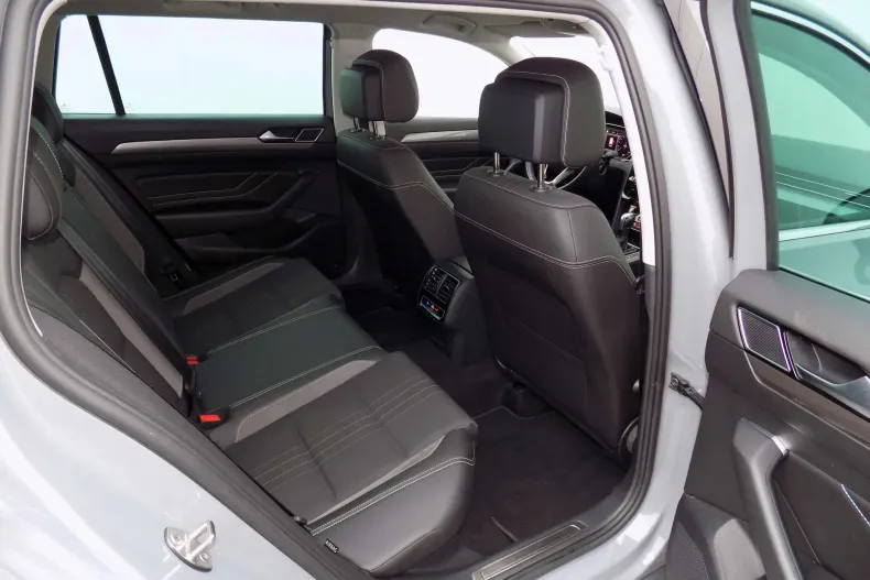 Volkswagen Passat Alltrack din 2022 cu 56.683 km - oferta VOL184203 - foto 25