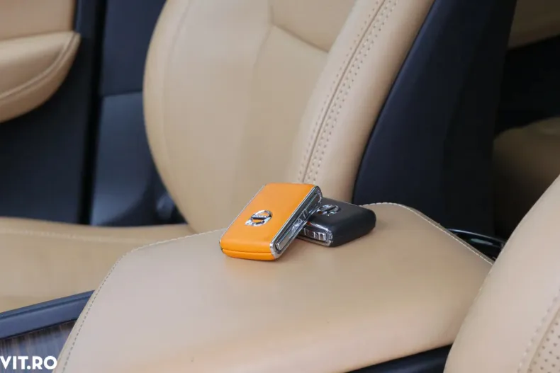 Volvo XC60 din 2020 cu 154.604 km - oferta VOL184221 - foto 21