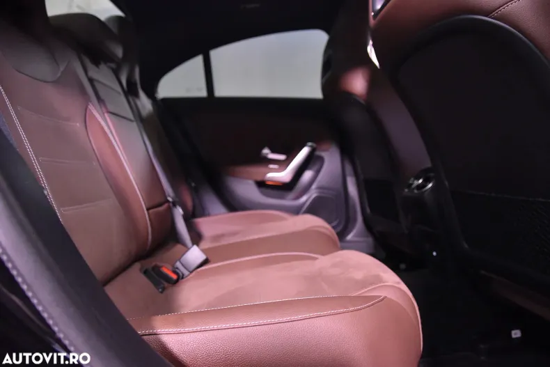 Mercedes-Benz CLA (Clasa CLA) din 2024 cu 39.882 km - oferta MER184337 - foto 13