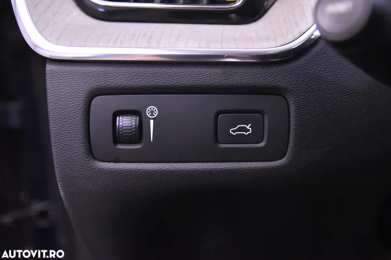 Volvo XC60 din 2020 cu 100.909 km - oferta VOL184415 - foto 15