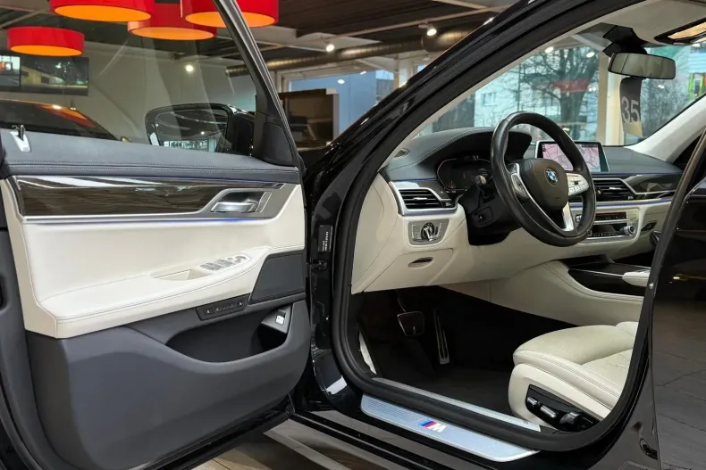 BMW Seria 7 din 2021 cu 66.100 km - oferta BMW184483 - foto 8