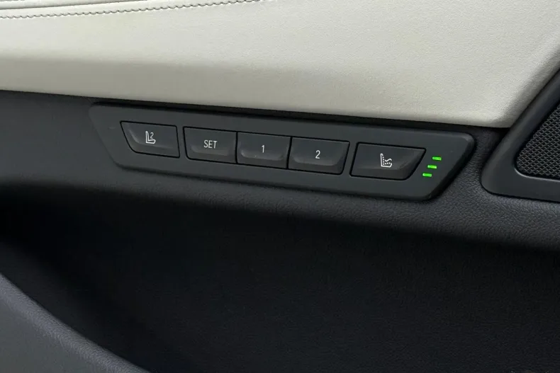 BMW Seria 7 din 2021 cu 66.100 km - oferta BMW184483 - foto 21