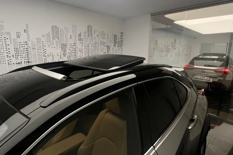 Lexus UX din 2025 cu 3.500 km - oferta LEX184488 - foto 5