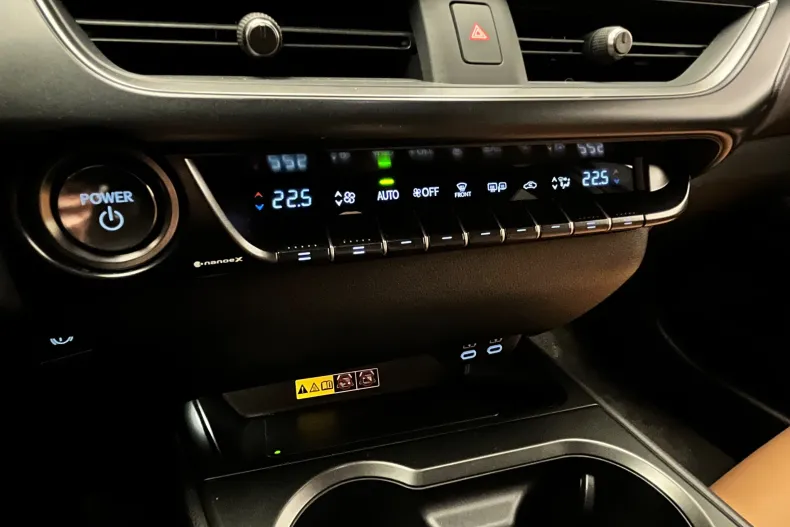 Lexus UX din 2025 cu 3.500 km - oferta LEX184488 - foto 25