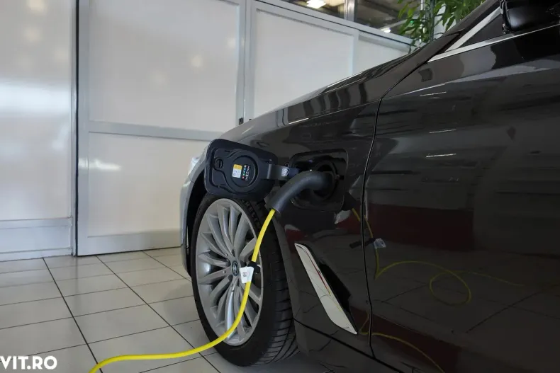 BMW Seria 5 din 2023 cu 15.600 km - oferta BMW184531 - foto 11