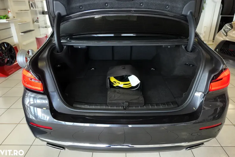 BMW Seria 5 din 2023 cu 15.600 km - oferta BMW184531 - foto 39