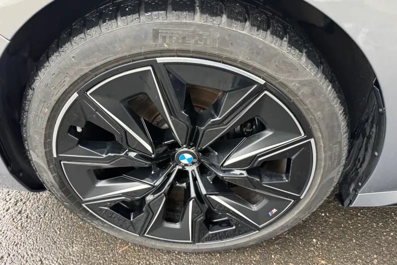 BMW M7 (Modele M) din 2023 cu 35.200 km - oferta BMW184535 - foto 18