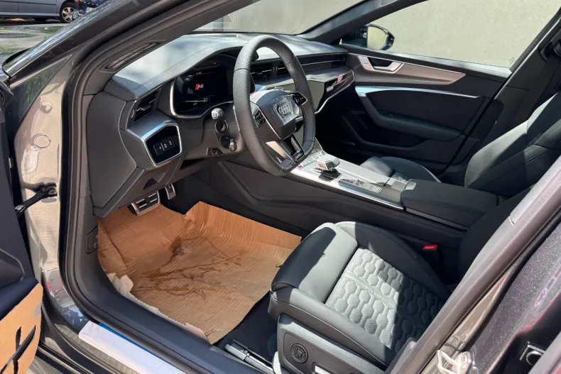 Audi RS6 din 2025 cu 37 km - oferta AUD184536 - foto 3