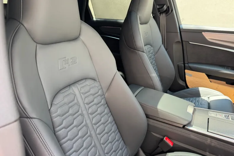 Audi RS6 din 2025 cu 37 km - oferta AUD184536 - foto 20