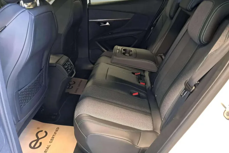 Peugeot 3008 din 2021 cu 80.196 km - oferta PEU184540 - foto 9