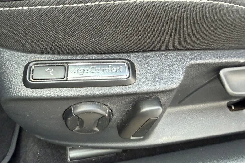 Volkswagen Passat din 2022 cu 169.000 km - oferta VOL184545 - foto 19