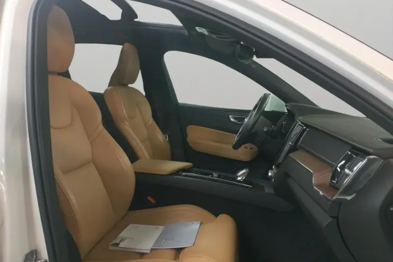 Volvo XC60 din 2021 cu 109.616 km - oferta VOL184553 - foto 6