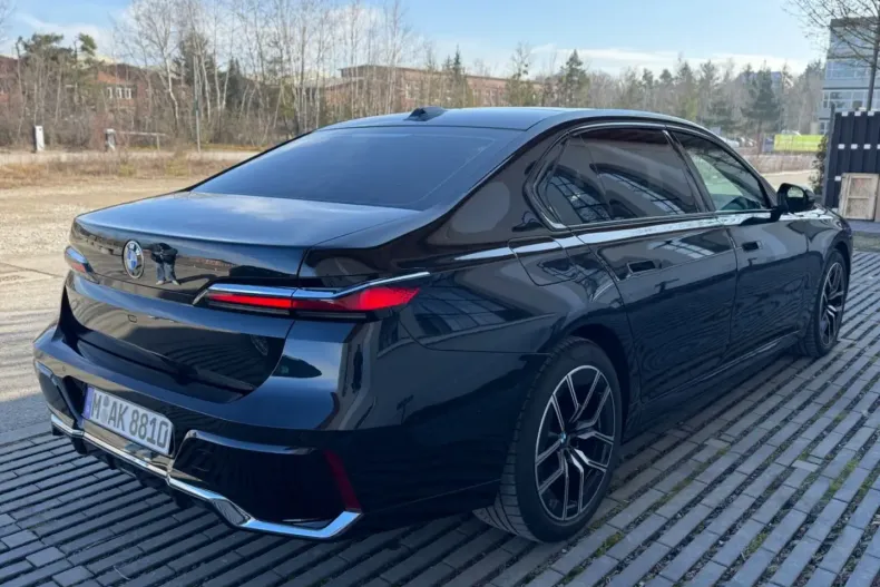 BMW 740 (Seria 7) din 2023 cu 66.700 km - oferta BMW184594 - foto 3
