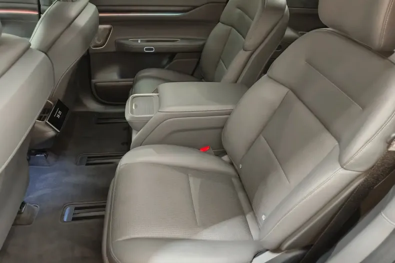 NIO EL8 din 2025 cu 9.950 km - oferta NIO184595 - foto 8