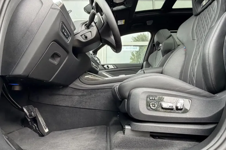 BMW X7 (Seria X) din 2024 cu 5.507 km - oferta BMW184618 - foto 9