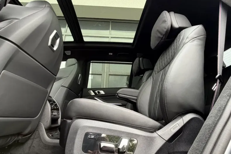 BMW X7 (Seria X) din 2024 cu 5.507 km - oferta BMW184618 - foto 14