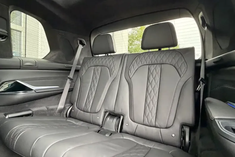 BMW X7 (Seria X) din 2024 cu 5.507 km - oferta BMW184618 - foto 18