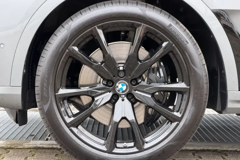 BMW X7 (Seria X) din 2024 cu 5.507 km - oferta BMW184618 - foto 45