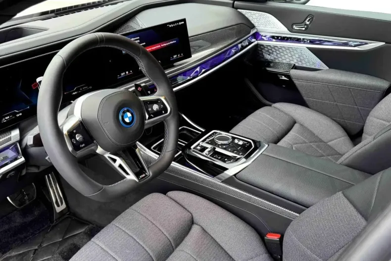 BMW M760 (Modele M) din 2024 cu 7.433 km - oferta BMW184621 - foto 11