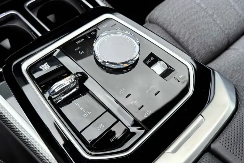 BMW M760 (Modele M) din 2024 cu 7.433 km - oferta BMW184621 - foto 17