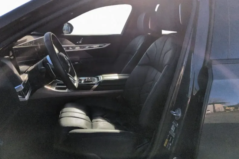 BMW 750 (Seria 7) din 2024 cu 51.337 km - oferta BMW184627 - foto 12