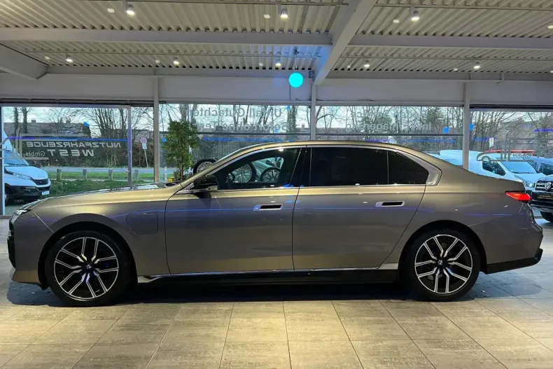 BMW M760 (Modele M) din 2023 cu 77.000 km - oferta BMW184628 - foto 12