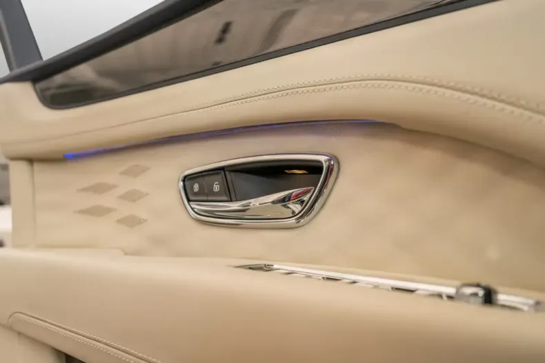 Bentley Bentayga din 2025 cu 50 km - oferta BEN184637 - foto 11