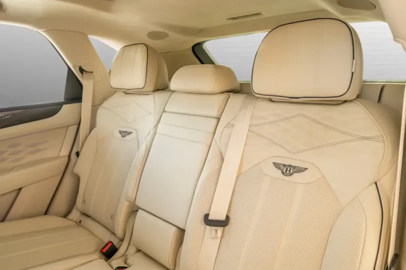 Bentley Bentayga din 2025 cu 50 km - oferta BEN184637 - foto 25