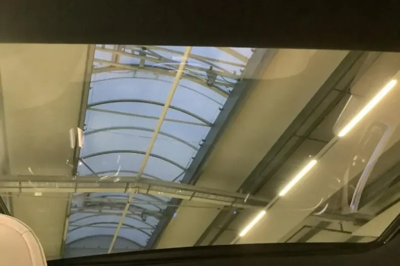 Mercedes-Benz E 200 (Clasa E) din 2025 cu 23.500 km - oferta MER184642 - foto 14