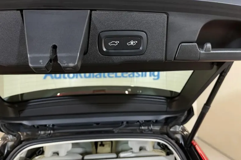 Volvo XC60 din 2021 cu 97.395 km - oferta VOL184647 - foto 23