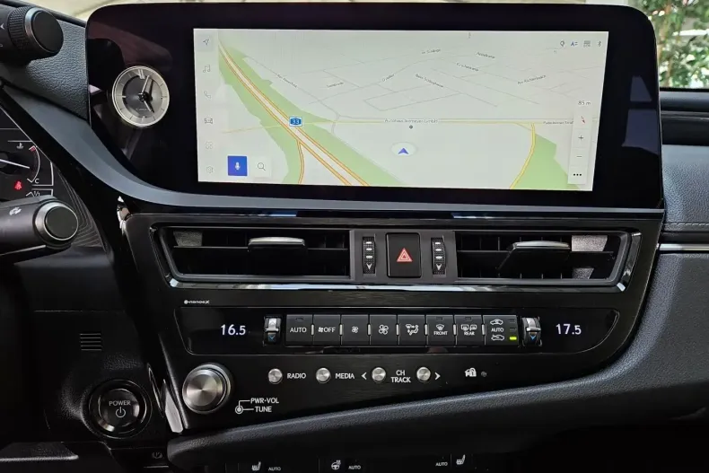 Lexus ES 300 din 2024 cu 10.880 km - oferta LEX184655 - foto 11