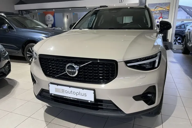 Volvo XC40 din 2024 cu 25.473 km - oferta VOL184659 - foto 2