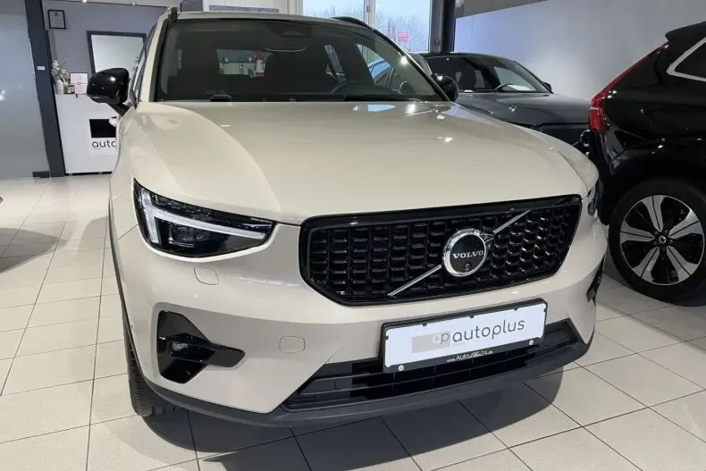 Volvo XC40 din 2024 cu 25.473 km - oferta VOL184659 - foto 4