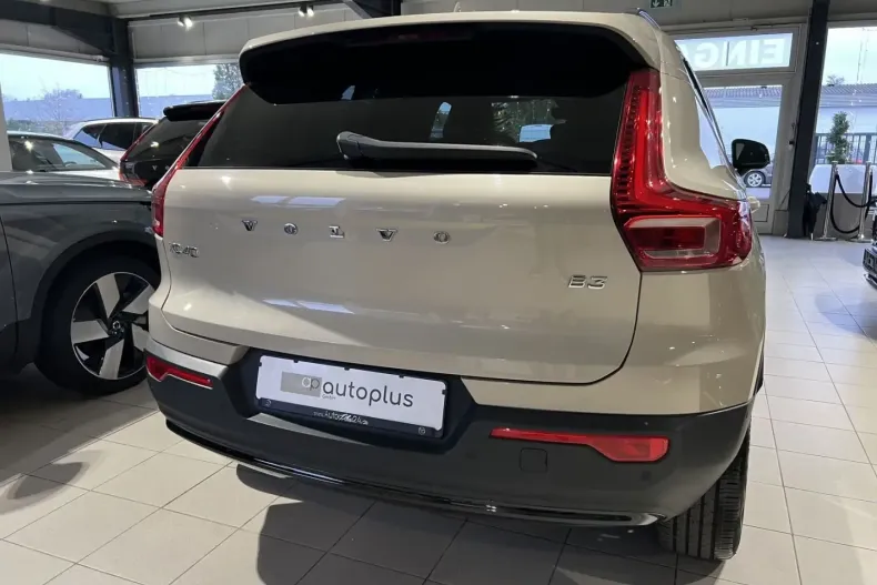 Volvo XC40 din 2024 cu 25.473 km - oferta VOL184659 - foto 7
