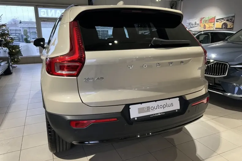 Volvo XC40 din 2024 cu 25.473 km - oferta VOL184659 - foto 9